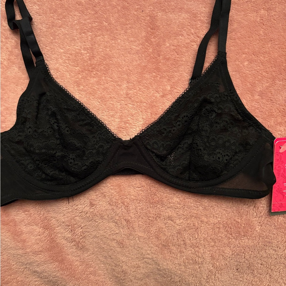 Xhilaration women’s unlined lace T-shirt bra-black